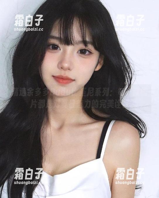 精选余多多Dudu比基尼系列：每一张图片都是对夏日魅力的完美诠释