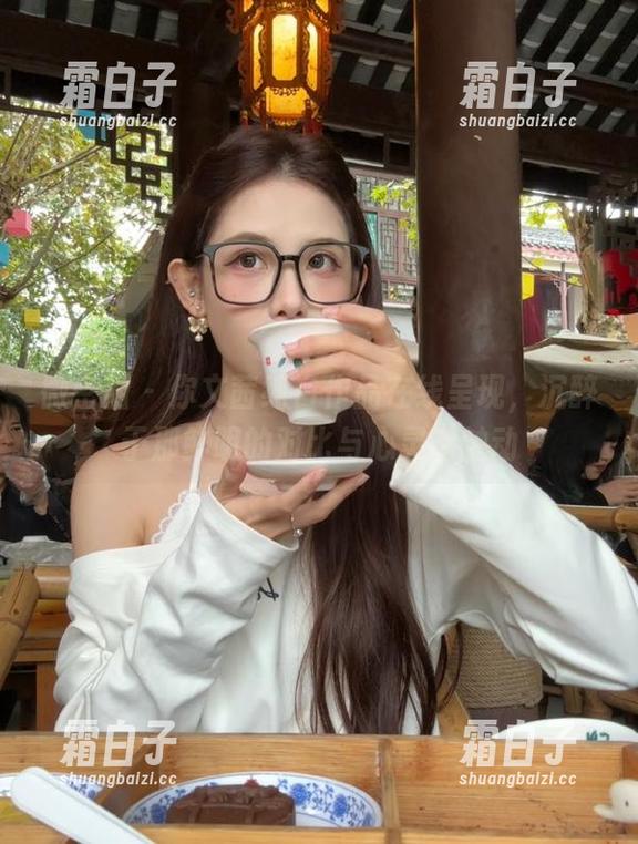 你文茜 微密圈 - 你文茜纯白作品在线呈现,沉醉于那鲜明的对比与心灵的触动