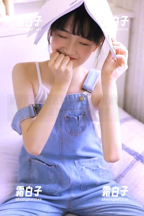 克拉女神 - 倾心于依娜丝校园高清写真套图，重温学生时代的纯真