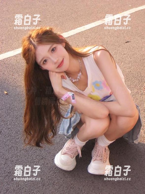 克拉女神-妮子 克拉女神 - 精选妮子校园美图:让你的心情瞬间从课堂跳到云端!
