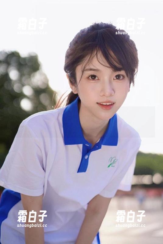 兔几盟 - 许诺Sabrina的泳装照片让人心动，感受她无限魅力与青春活力