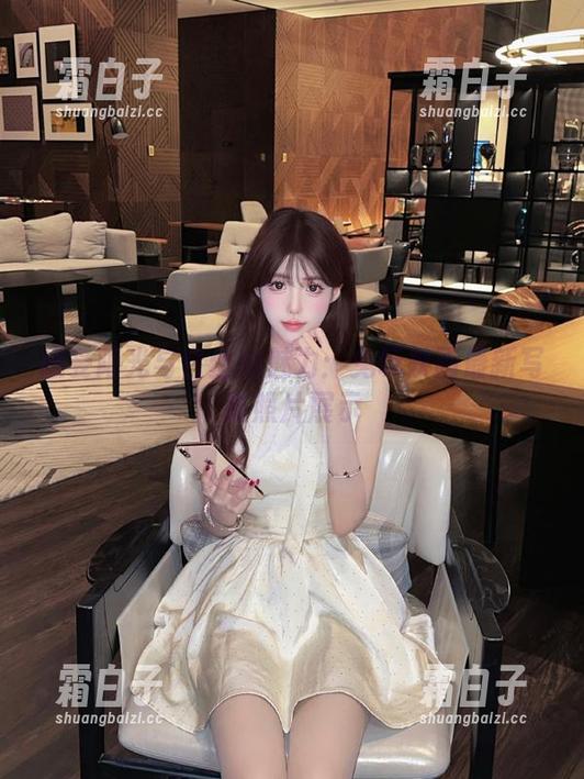 感受阳光与白丝的魅力：兔玩映画最新写真照片展示