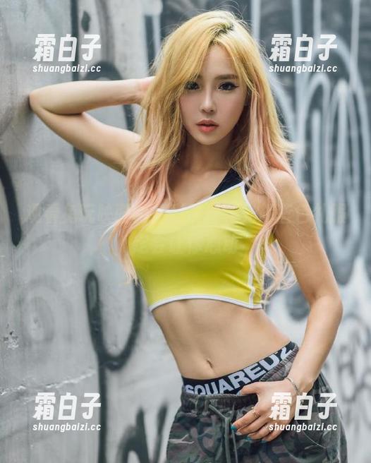 兔玩映画 观看兔玩映画的精彩展现,光辉蓝色礼服定会让你心动