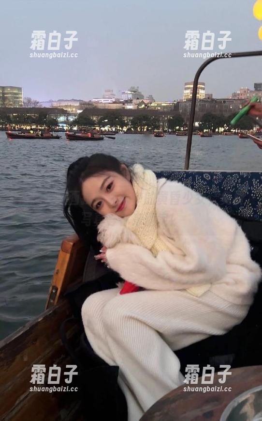 在兔玩映画找到你心中的黄昏少女，免费写真等你来搞定！