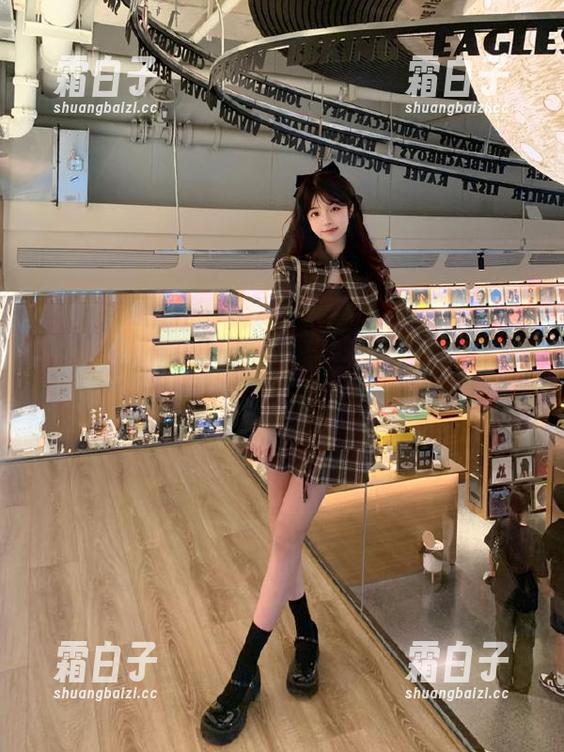 兔玩映画网袜OL美图展，带你领略每一幅作品的艺术魅力