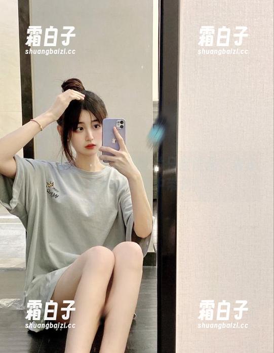 初夏女神-柒柒 初夏女神 - 谁说私拍图片只能性感?柒柒JK系列让你笑中带泪!