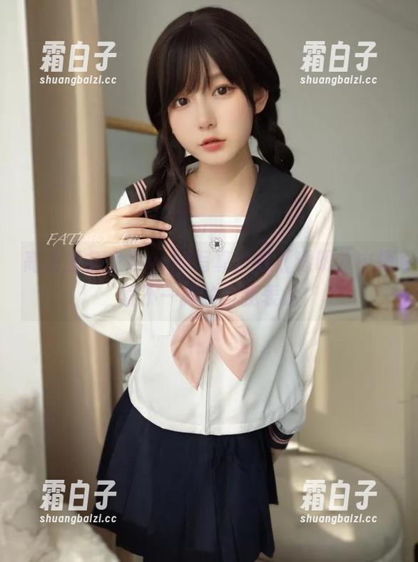 高清发条少女yoki写真：在《透明》中探索不一样的自我表达