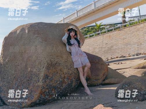 咬人小小兔 私房图包合集:咬人小小兔与精灵弓箭手广寒宫的唯美互动瞬间