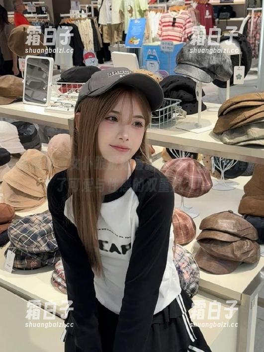喵糖映画女仆眼镜娘最新套图，完美诠释了可爱与性感的双重魅力！