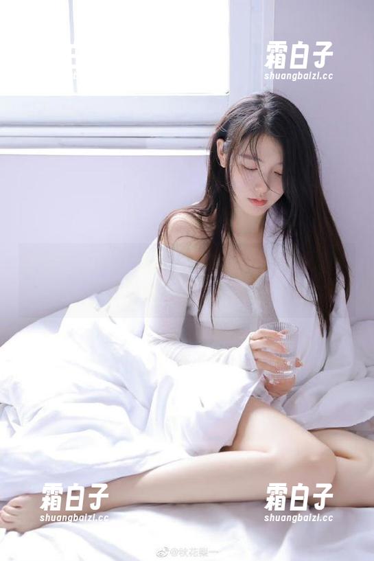 嗲囡囡 - 贪婪收藏，高清Arude薇薇女神图包，带你领略绝美造型的独特魅力。
