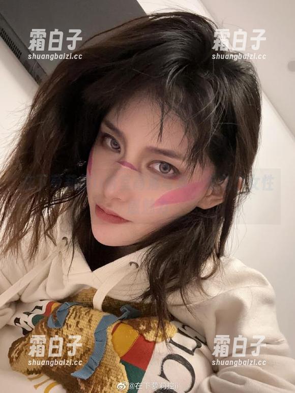 在下萝莉控ii浴室高清写真，绽放少女性感魅力