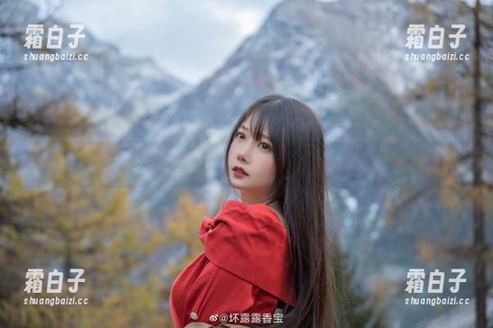 最新图册上线！坏露露香宝黑色写真，时尚与个性的完美融合！