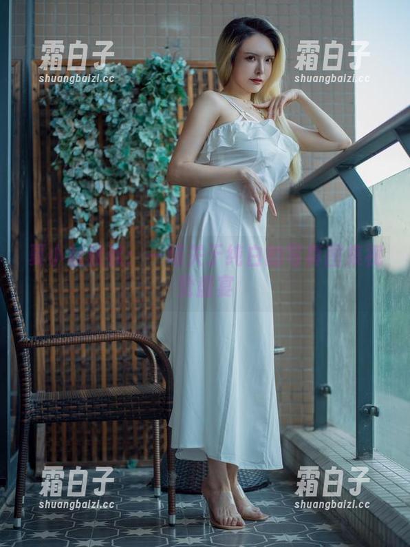 夏小秋秋秋：一场关于纯白的写真图集视觉盛宴