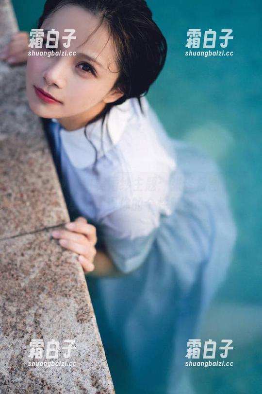 头条女神 - 甜美婚纱主题：张译丹图包分享，展现你的个性魅力