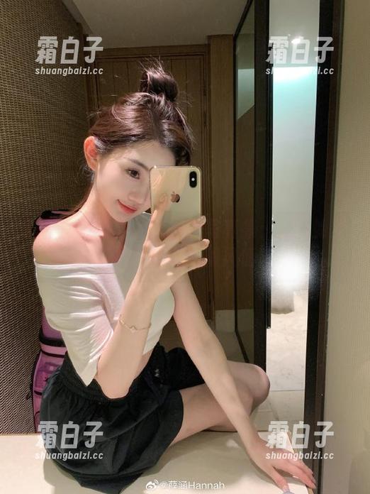 头条女神 - 李由美最新写真集：红裙如梦，捕捉她的无限风情！