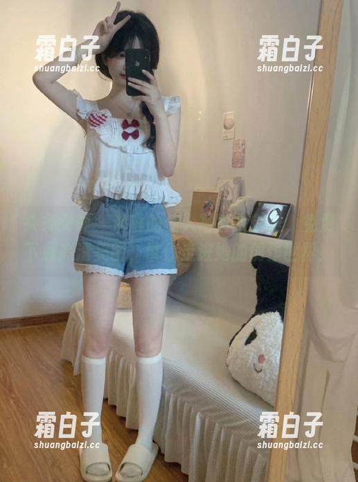 头条女神 - 琳琳的佳人写真大放送，免费下载高清美图，带你走进她的创作世界！