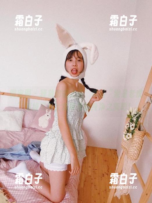 微密圈 - 释放你的心情，体验“妮是老虎”清纯写真全套带来的纯净之美吧！