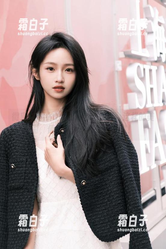 微密圈 - 小u优优子全套写真：这样的美丽，值得你为之驻足和欣赏！
