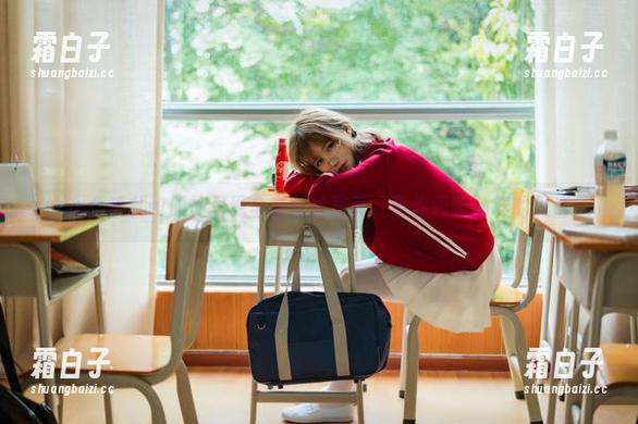 小仓千代w倾情呈现全套蕾丝写真，带你领略别样的风情