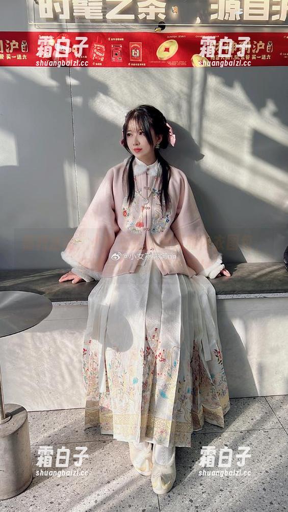 福利活动：小女巫露娜超优雅内衣图包，倾情呈现无限美丽感！