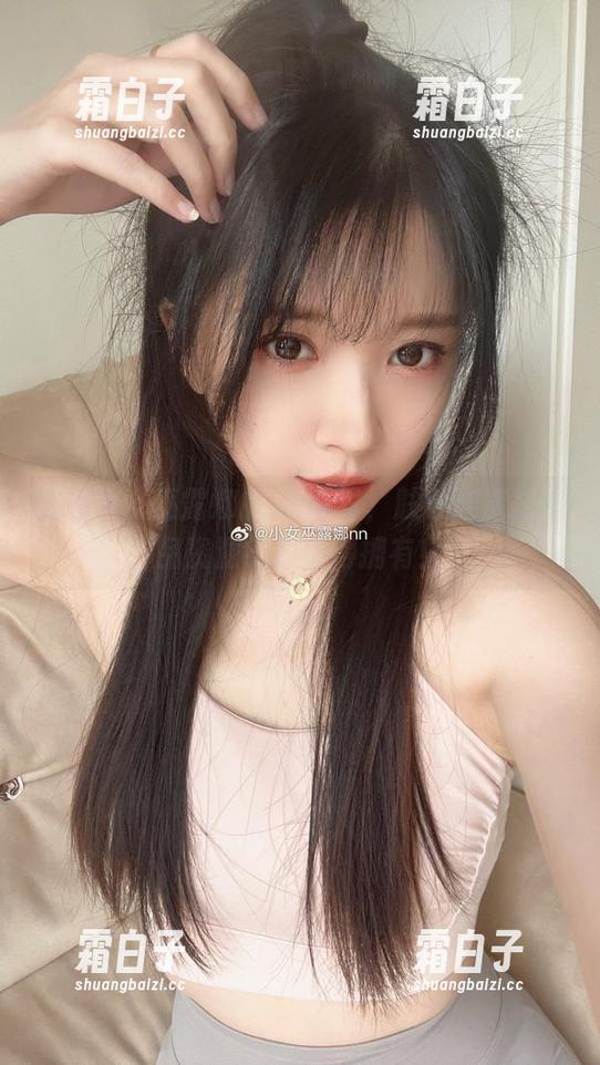 走进小女巫露娜的OL世界，肤色连裤袜作品资源绝对值得拥有！