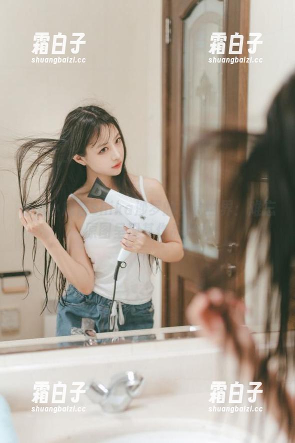 走进小鹿鹿shika沙罗的视觉世界：难忘原图呈现其作品魅力