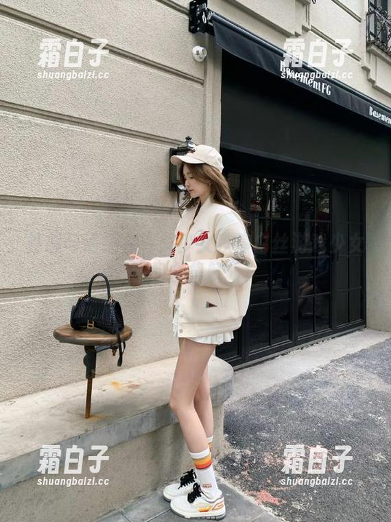性感与清纯并存：少女秩序白丝游戏少女图包合集解析！