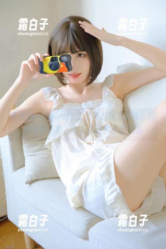 尤果网 - Angela楚楚内衣魅力展现：精美写真合集，令人心动的着装风格