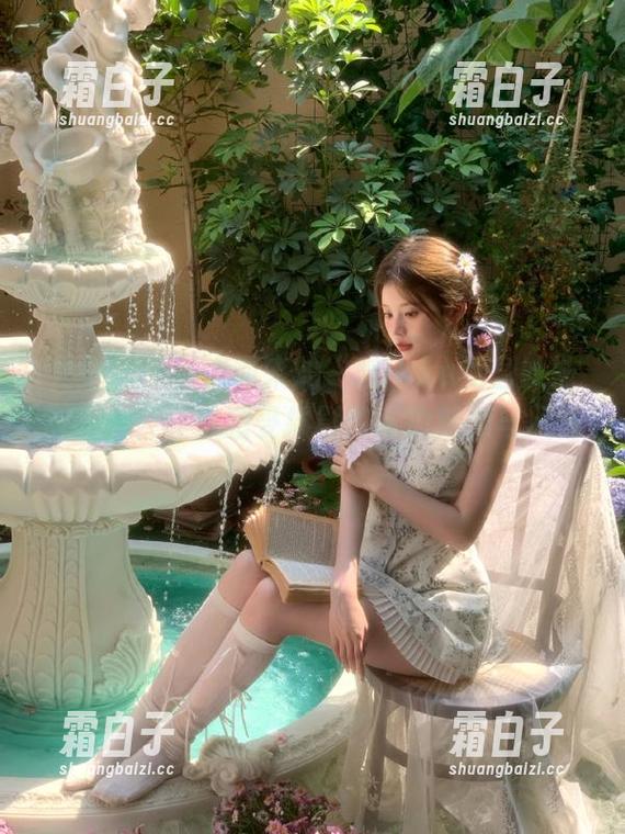 尤果网 - 汹涌而来的“Mikka涵涵妹妹”图包，让你感受摄影艺术的魅力与风情。