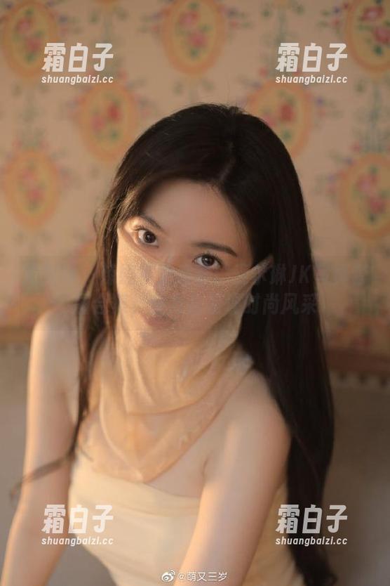 尤果网-王尔琳 尤果网 - 辣妈视觉盛宴!王尔琳JK写真套图合集,全方位呈现时尚风采