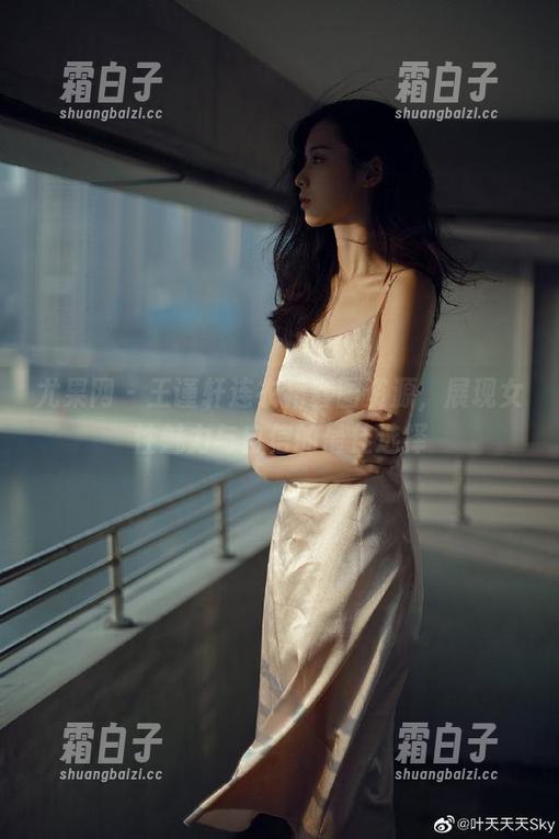 尤果网 - 王谨轩连衣裙套图资源，展现女性魅力与自信的最佳选择