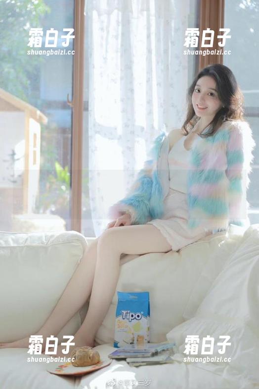 尤果网 - 球球温柔写真高清原图，传递出无尽的柔软与温暖