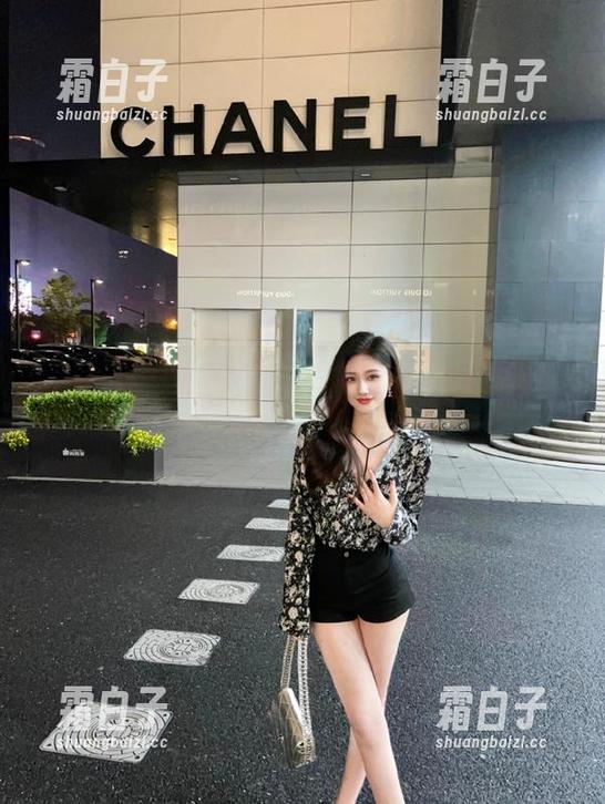 尤果网 - 追逐时尚的脚步！莉恩最新写真美图独家呈现裤里丝魅力