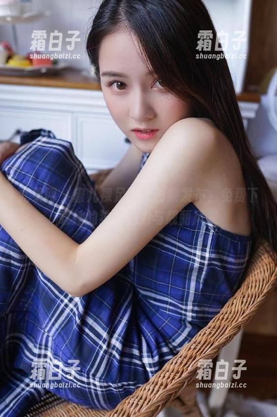 尤果网 - 蜜儿裸足写真图集发布，免费下载她的独特魅力与靓丽风采