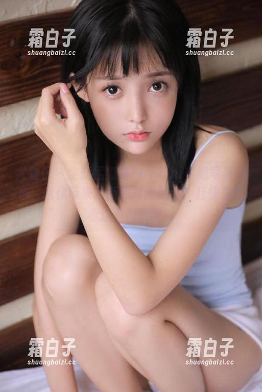 尤物馆 - 全新孟狐狸FoxYini空姐写真发布，给你带来最新的时尚灵感，赶快来看看这些图片吧！