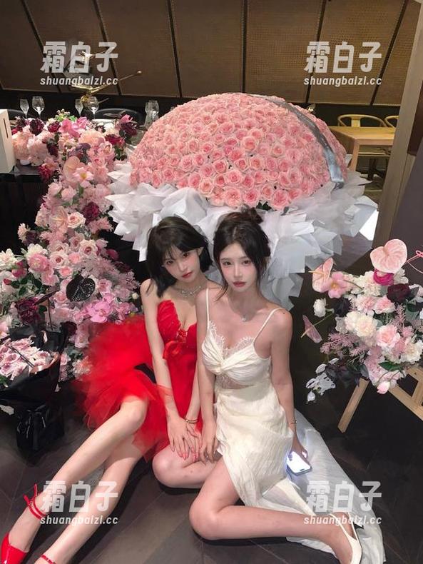 尤蜜荟 - 跟随Cris_卓娅祺黑色主题美图更新，感受经典风范与现代气息的碰撞！
