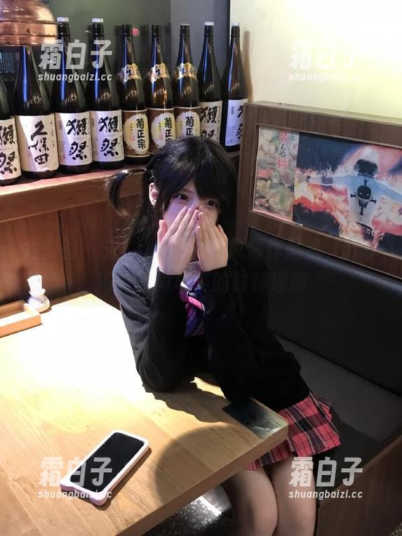 尤蜜荟 - 宋KiKi的白裙风情作品集，分享她对时尚与美的独特理解