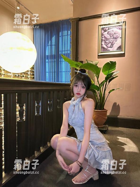 尤蜜荟 - 感受心上可Flora的私房美脚图集：每一帧都让人心动不已