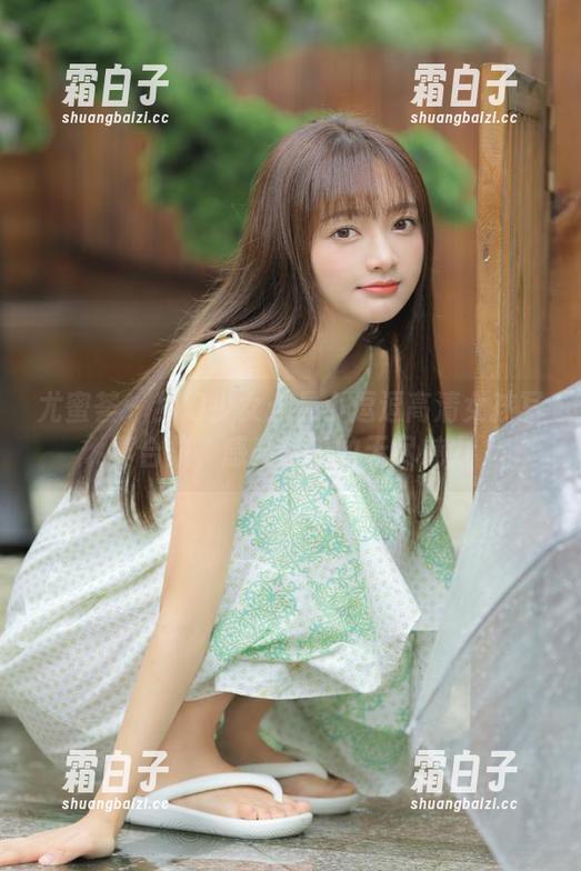 尤蜜荟 - 梦幻少女：是小逗逗高清女孩写真合集，感受青春的无尽魅力