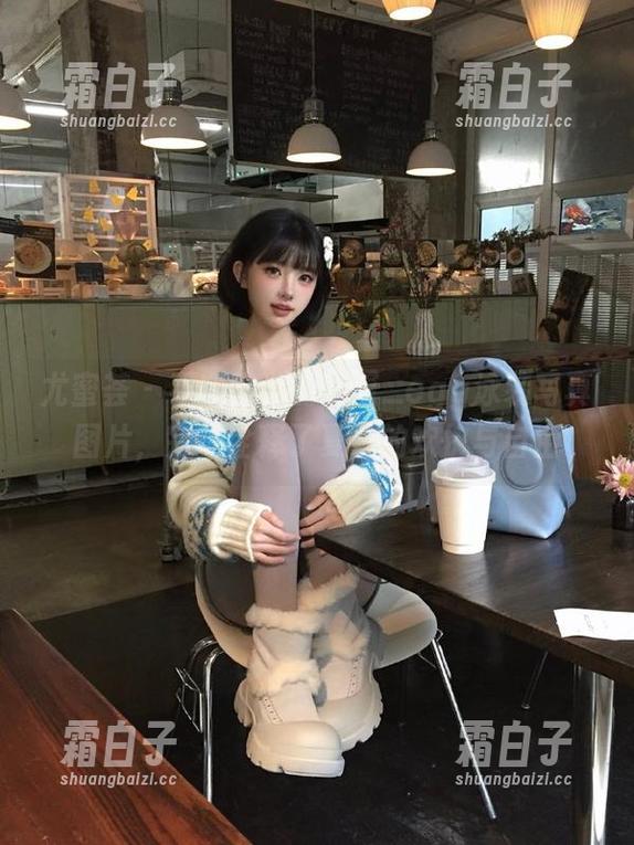 尤蜜荟 - 不容错过的蛋蛋_egg泳装写真图片，完美诠释了夏季的欢快与自由