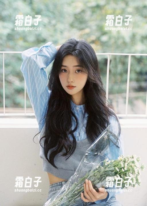 尤蜜荟 - 从灰丝到心灵：谭小灵的私拍写真，揭示美女背后的故事！