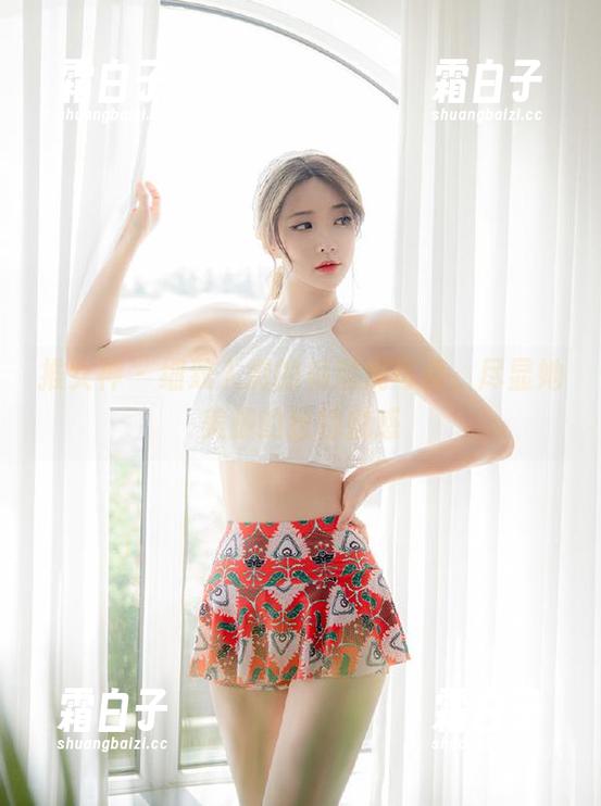 推女神 - 细致入微的杨漫妮写真，尽显她美脚的独特魅惑