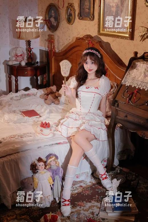 推女神-琪琪qlql 推女神 - 她是琪琪qlql,私房与制服交融的写真天使,定能让你惊艳一整天!