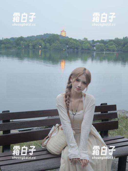 月下摄影 - 深入兔女郎写真集，秀秀为你分享摄人心魄的美丽瞬间！