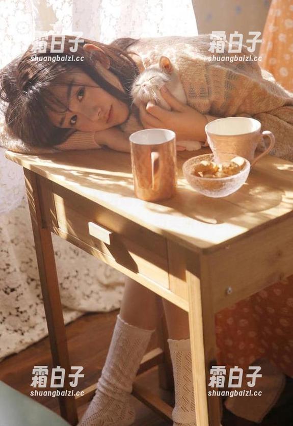梦丝女神 - 精选魏婷婷写真集：展现穿旗袍的女神魅力，绝美瞬间定格