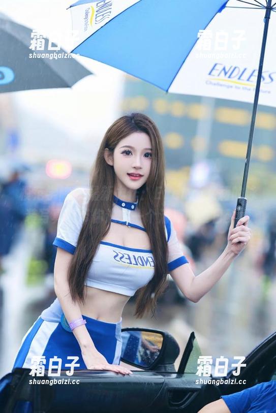 模范学院 - 最新力作：Evelyn艾莉的泳装写真将带你进入一个清凉的夏日梦境