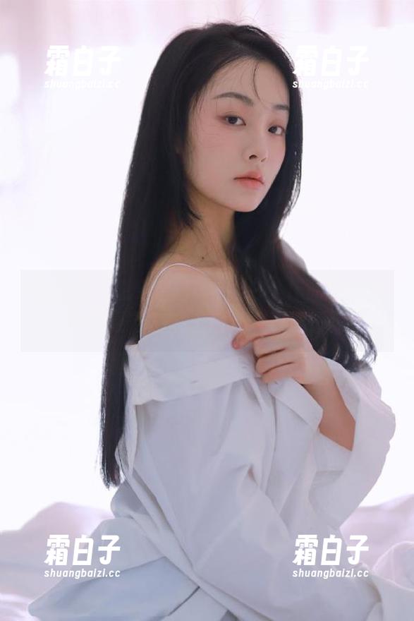 微密圈 - 感受洁己u“纯白”作品的魅力，写真更新震撼上线，千万别错过！