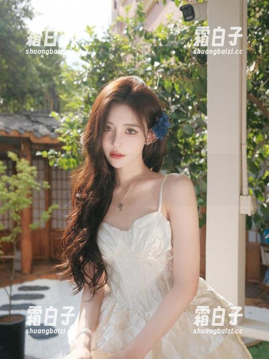 爱美足 - 看莹莹女王如何演绎时尚，精选写真带你领略不一样的美