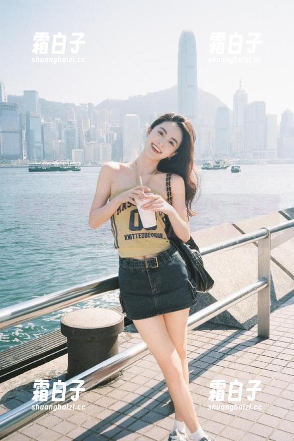 爱蜜社 - 雪儿Cier私房制服图集：完美展现女性魅力与自信的视觉盛宴