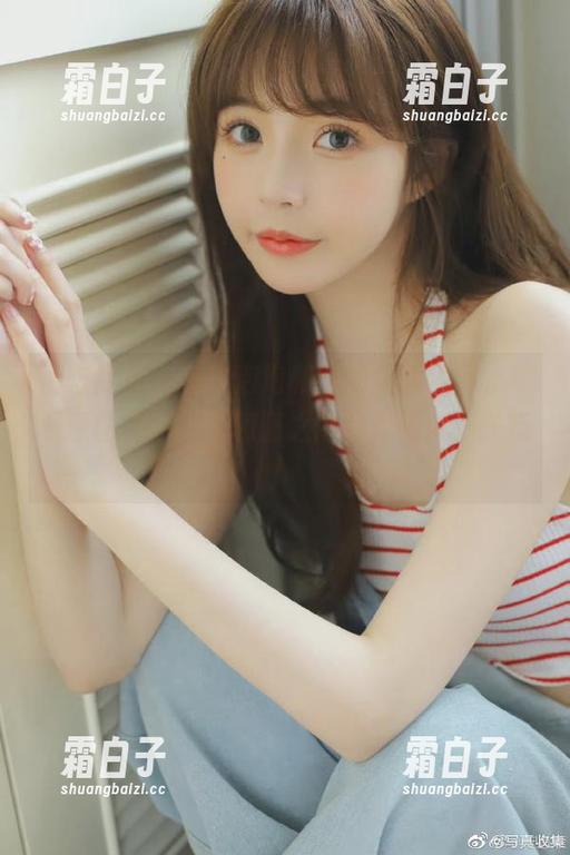 物恋传媒 - 探索泡泡和服的美丽瞬间，观看原图揭示她与和服之间的无限魅力关系！